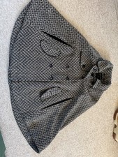 Dorothy Perkins, poncho style