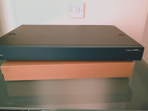 Cisco 2611xm router - cisco, with