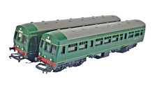 Tri-ang R157/R158 OO Gauge Met-Cam 101 BR Green Colour DMU Two Car Set Unboxed.