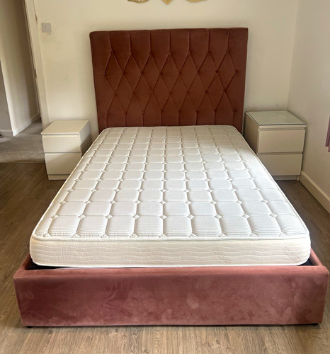 Pink velvet upholstered double - velvet,