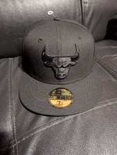 Chicago Bulls Hat New Era Black On Black  59FIFTY Fitted 7 1/4