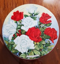 VINTAGE J&R  JACOB & CO BISCUIT TIN : YORK & LANCASTER ROSES & CASTLES /CHURCHES