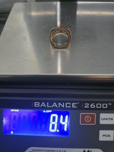 9ct half sovereign ring - half,
