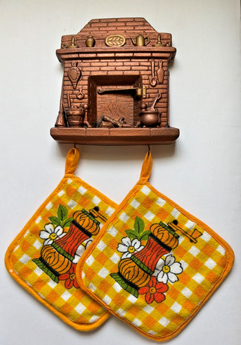 Vtg painted chalkware stone - painted,