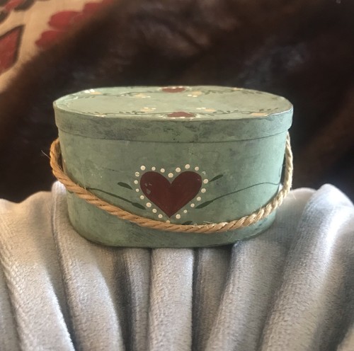 Handmade vtg tin mini - tin, box