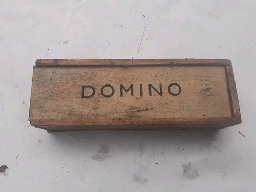 Domino box