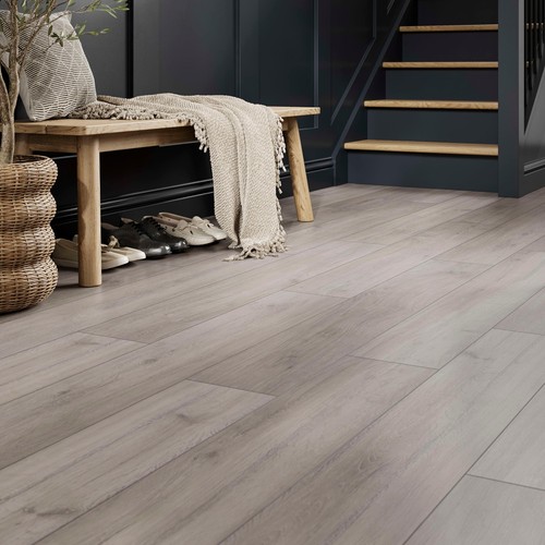 Light grey oak laminate - light,