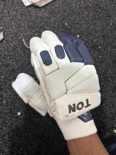 Ton right hand youth - hand, size