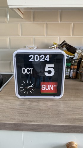 Karlsson style flip wall - wall, clock