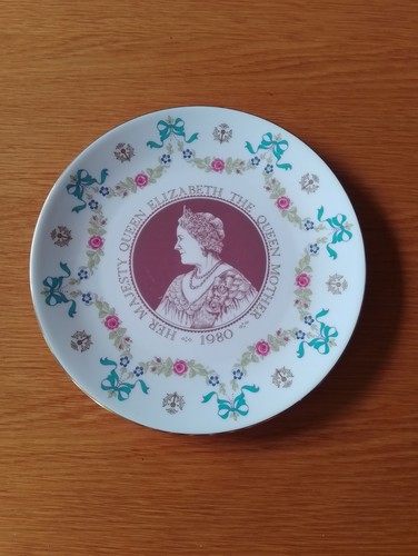Royal doulton queen - doulton,