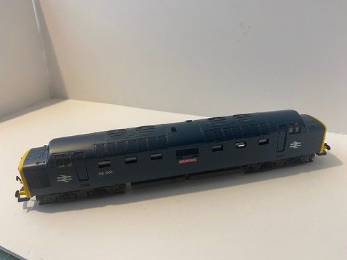 Hornby r2879 class - 55, deltic