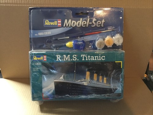 Revell plastic model kit - model, hms