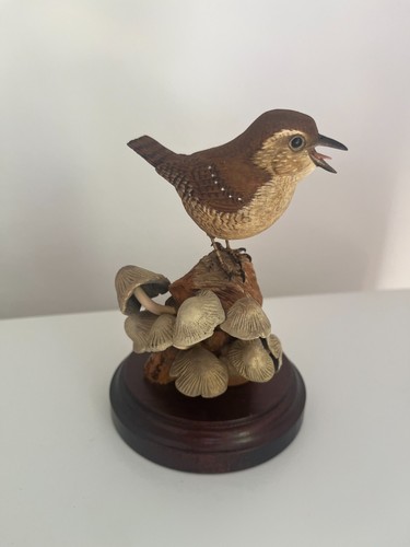 Beautiful wren bird figurine - beautiful,