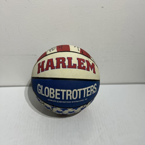 Harlem globetrotters signed - harlem,
