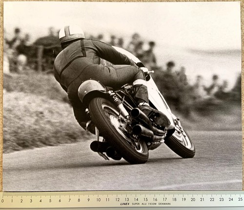 Print iconic photo of - of,