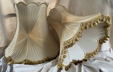 Antique pleated scallop - pleated,