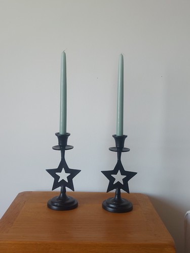 Pair cast iron star - of,