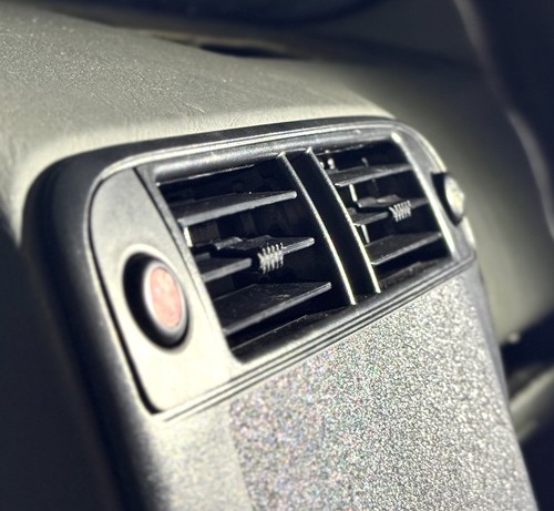 Civic moving center vents - moving,