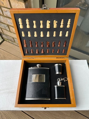Wooden chess set with flasks - with, 2