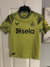 Newcastle United Goalkeeper Shirt 23/24, Size JM (Age 10-11)