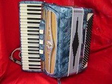 ITALIAN 120 BASS ACCORDION  COMPACT LIGHTWEIGHT MODEL FREE UK COURIER SERVICE