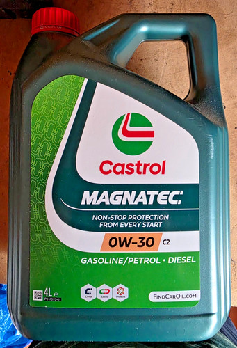 Castrol magnatec car engine - magnatec,