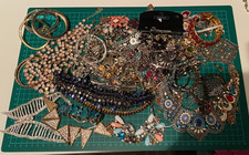 2kg Joblot  broken jewellery for harvesting/crafting 4