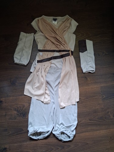 Star wars costume - star, rey