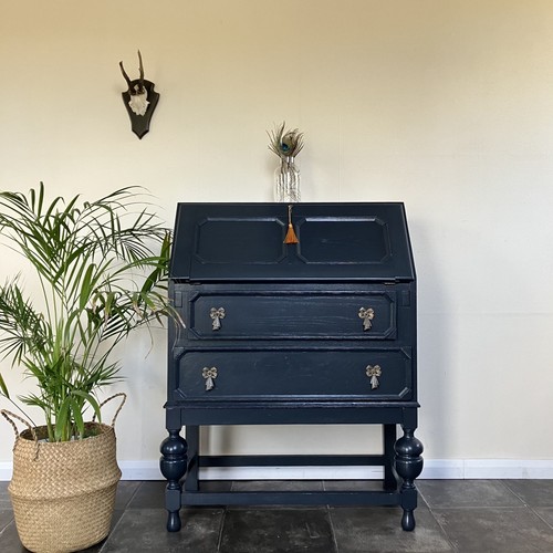 Antique painted blueish black - blueish,