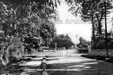 Yxx-85 Street View, Bagshot