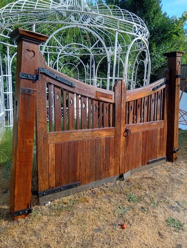 Oak gates hardwood - oak,