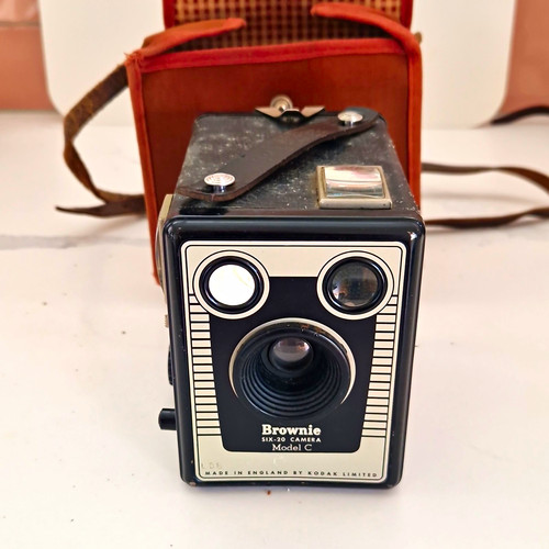 Kodak brownie six - six-20, c