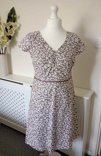 Boden vgc taupe white floral - vgc,