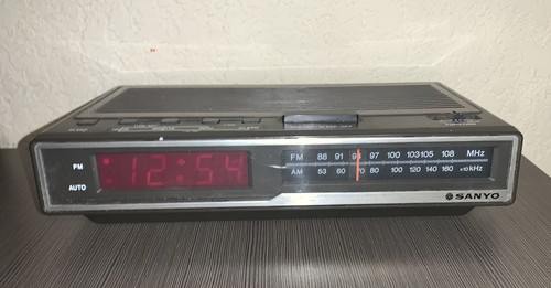 Sanyo vintage alarm - sanyo,