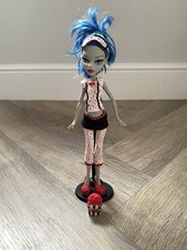 Mattel Monster High Ghoulia Yelps Dead Tired 2011 Doll With Popcorn