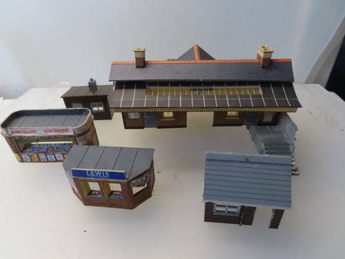 Tri ang airfix buildings - tri-ang,