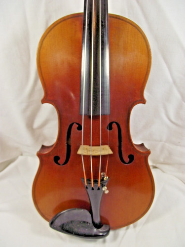 Old fullsize violin - e8.,