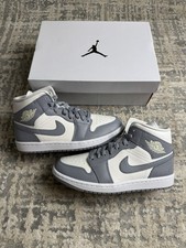 Size 3.5 - Nike Air Jordan 1