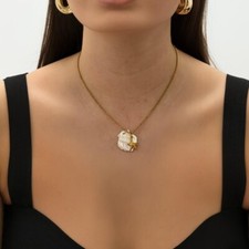 Dainty Gold Shell and Starfish