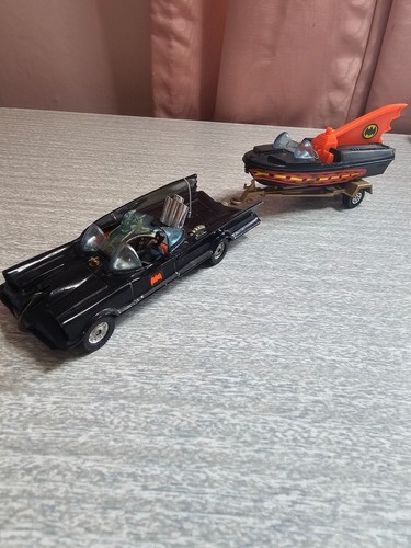 Vintage corgi batmobile 267 - corgi,