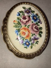 Vintage Kigu Powder Compact