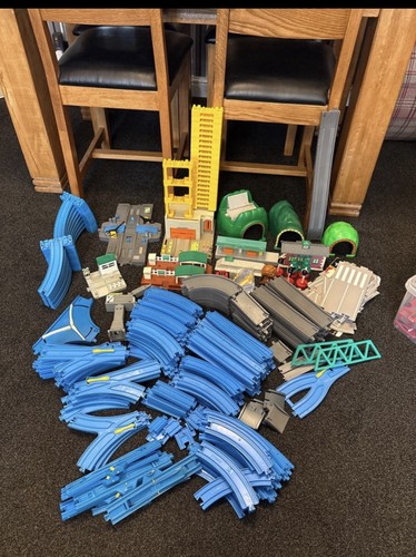 Huge tomy thomas the tank - tomy,