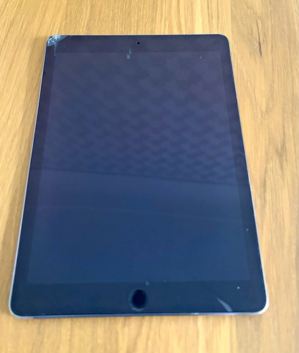 Apple ipad a1674 - 9.7in, 32gb