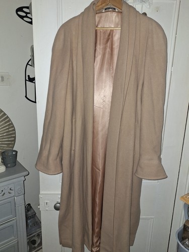 Ladies vintage sandy beige