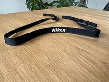 Genuine Nikon Black/White Camera Neck Strap refm