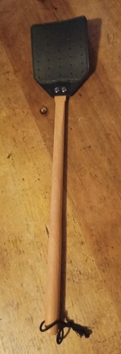 Fly swatter riveted - swatter., punched