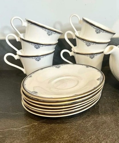 Set royal doulton - of,