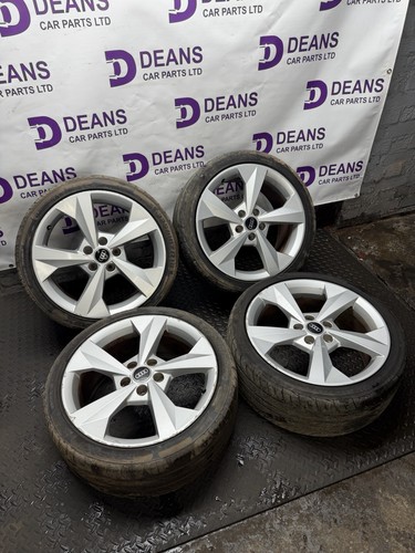 Set audi line 18 - s,