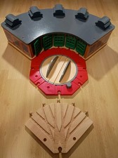 BRIO Tidmouth Sheds + Turntable + Split Track Wooden Thomas Train Set Railway