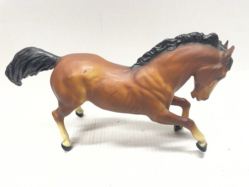 Breyer traditional running - breyer,